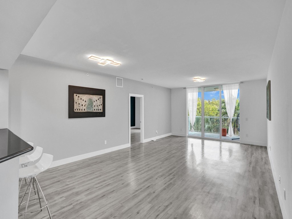 14951 Royal Oaks Ln Unit: 307