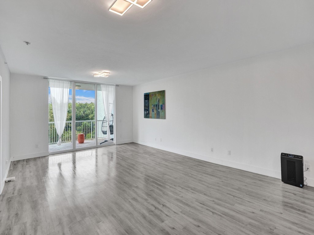 14951 Royal Oaks Ln Unit: 307