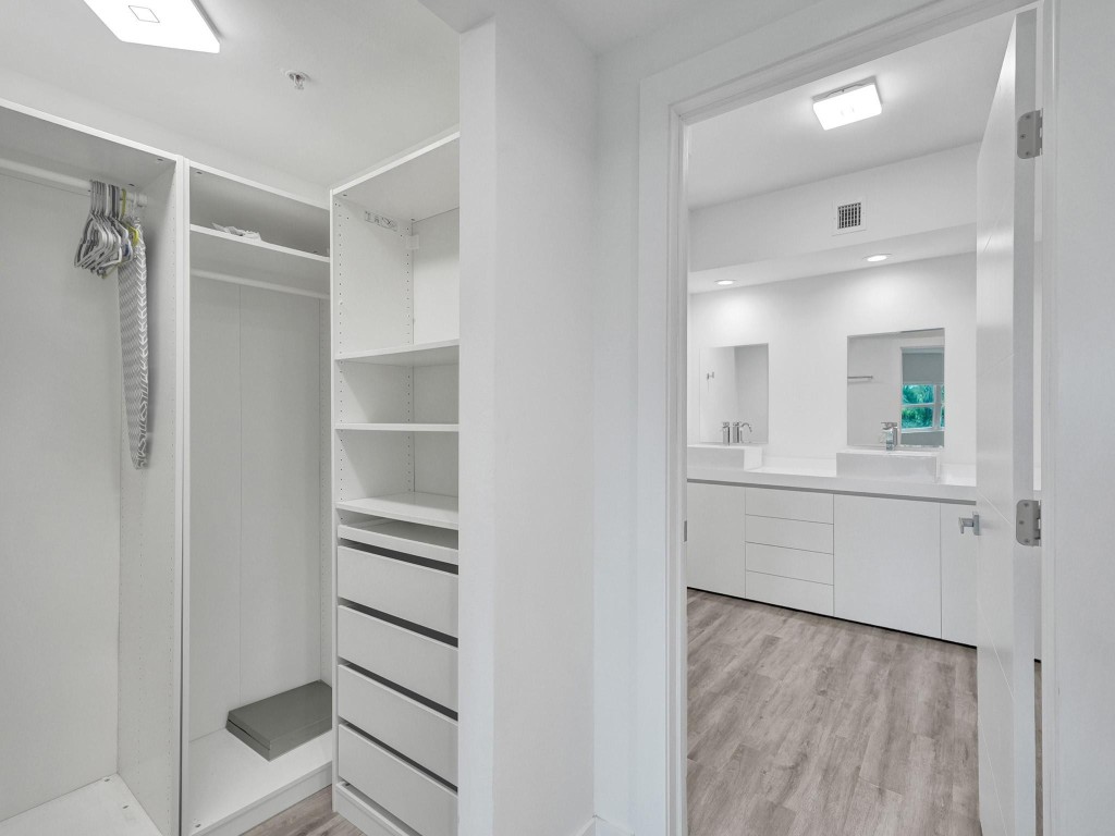 14951 Royal Oaks Ln Unit: 307