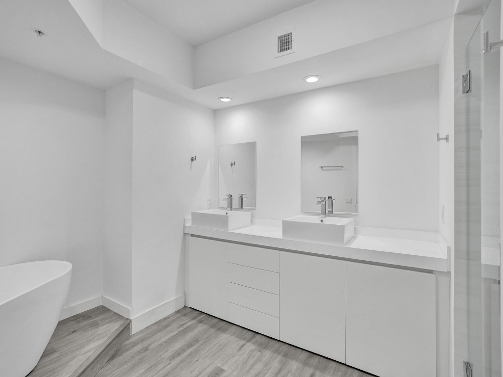 14951 Royal Oaks Ln Unit: 307