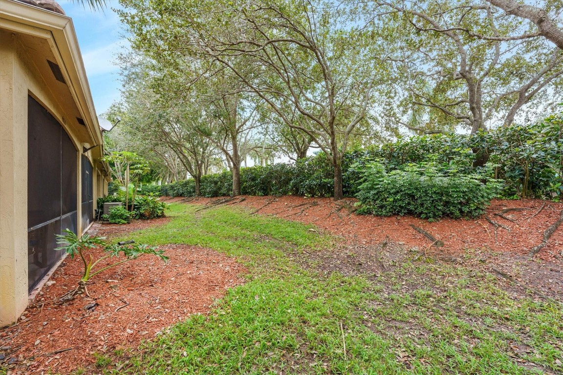 4010 Peppertree Dr Unit: 4010