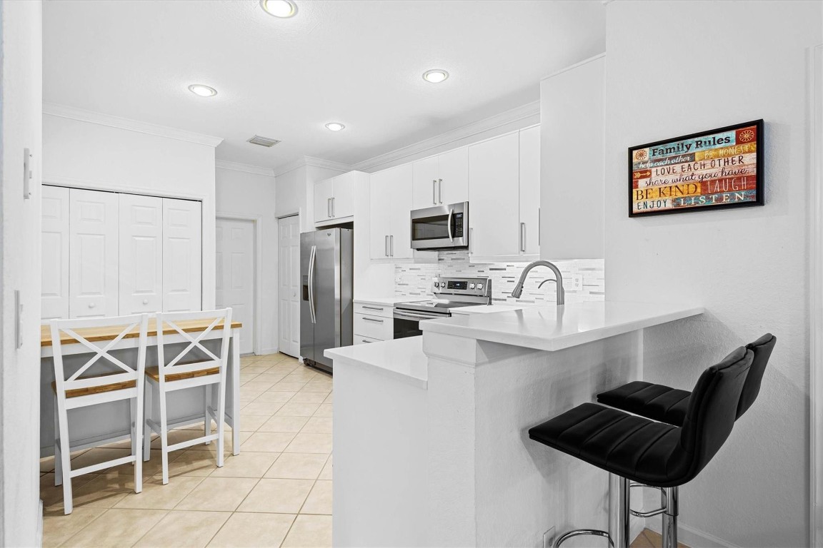 4010 Peppertree Dr Unit: 4010