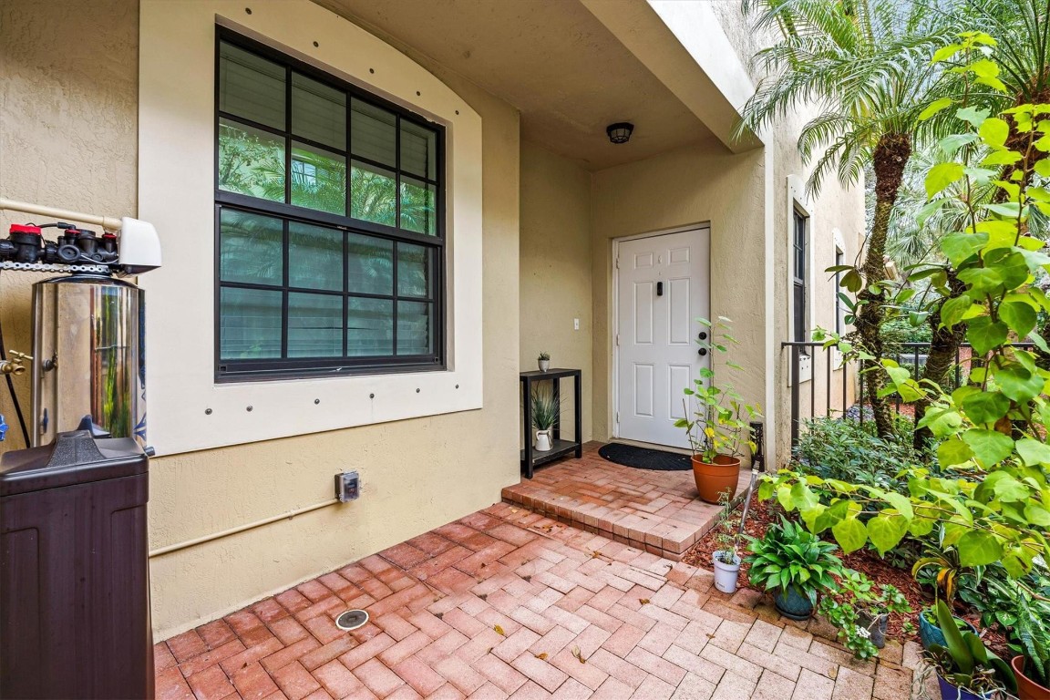 4010 Peppertree Dr Unit: 4010