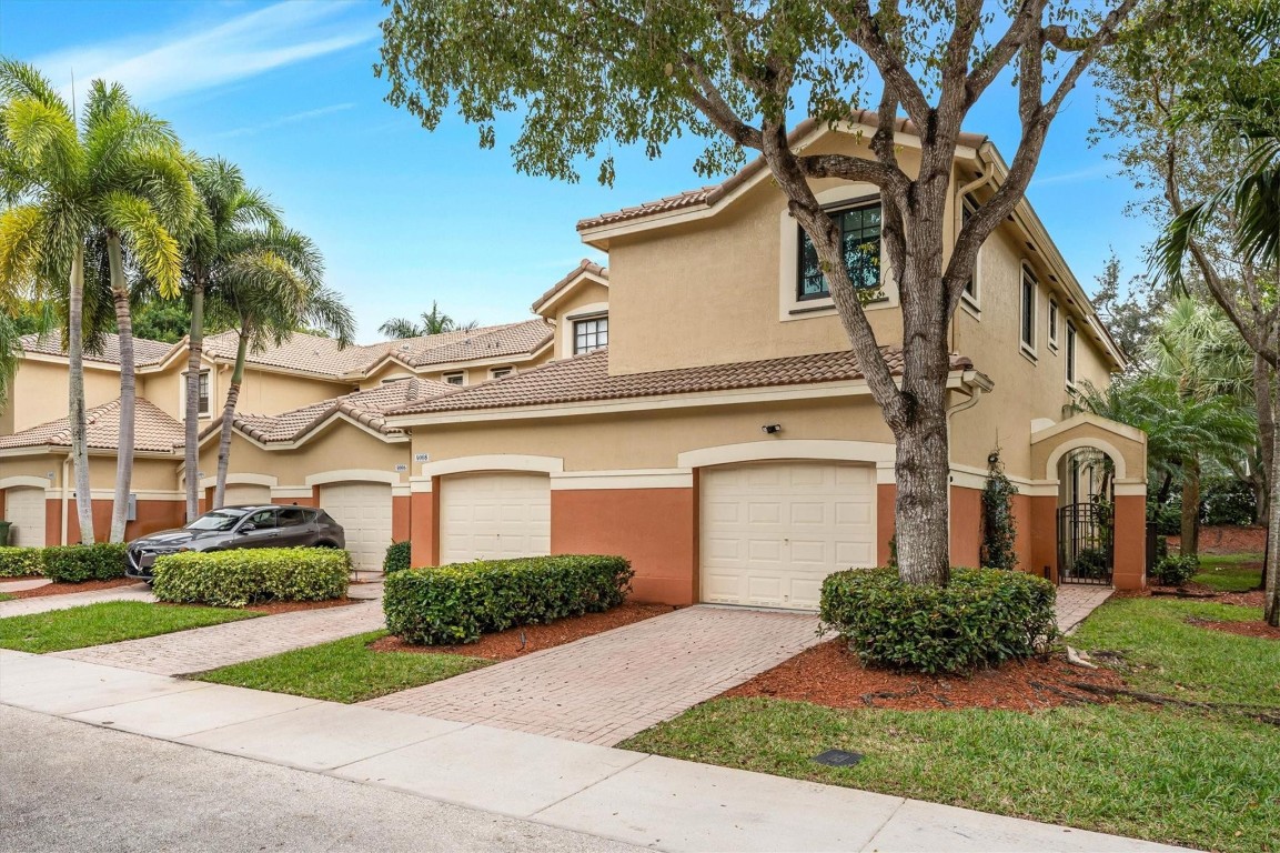 4010 Peppertree Dr Unit: 4010