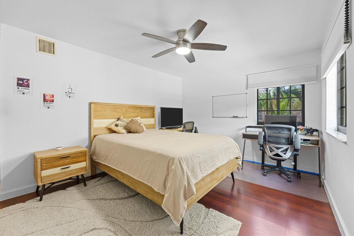 4010 Peppertree Dr Unit: 4010