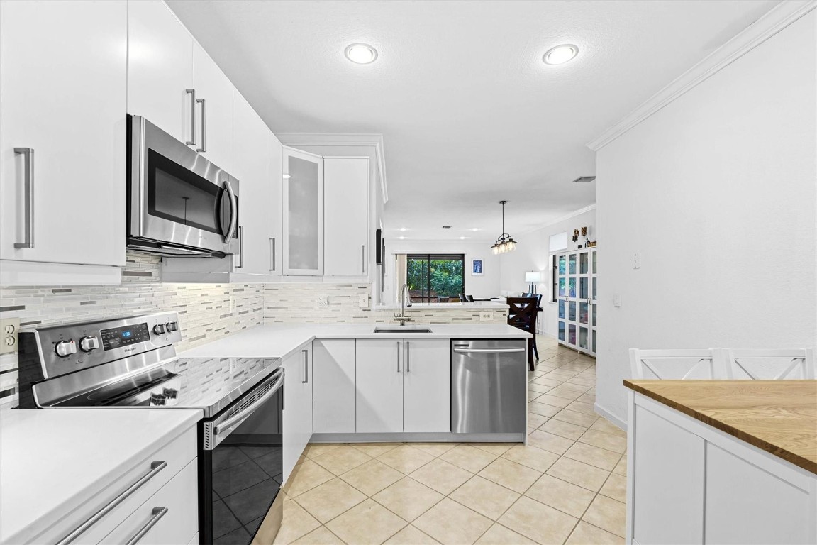 4010 Peppertree Dr Unit: 4010