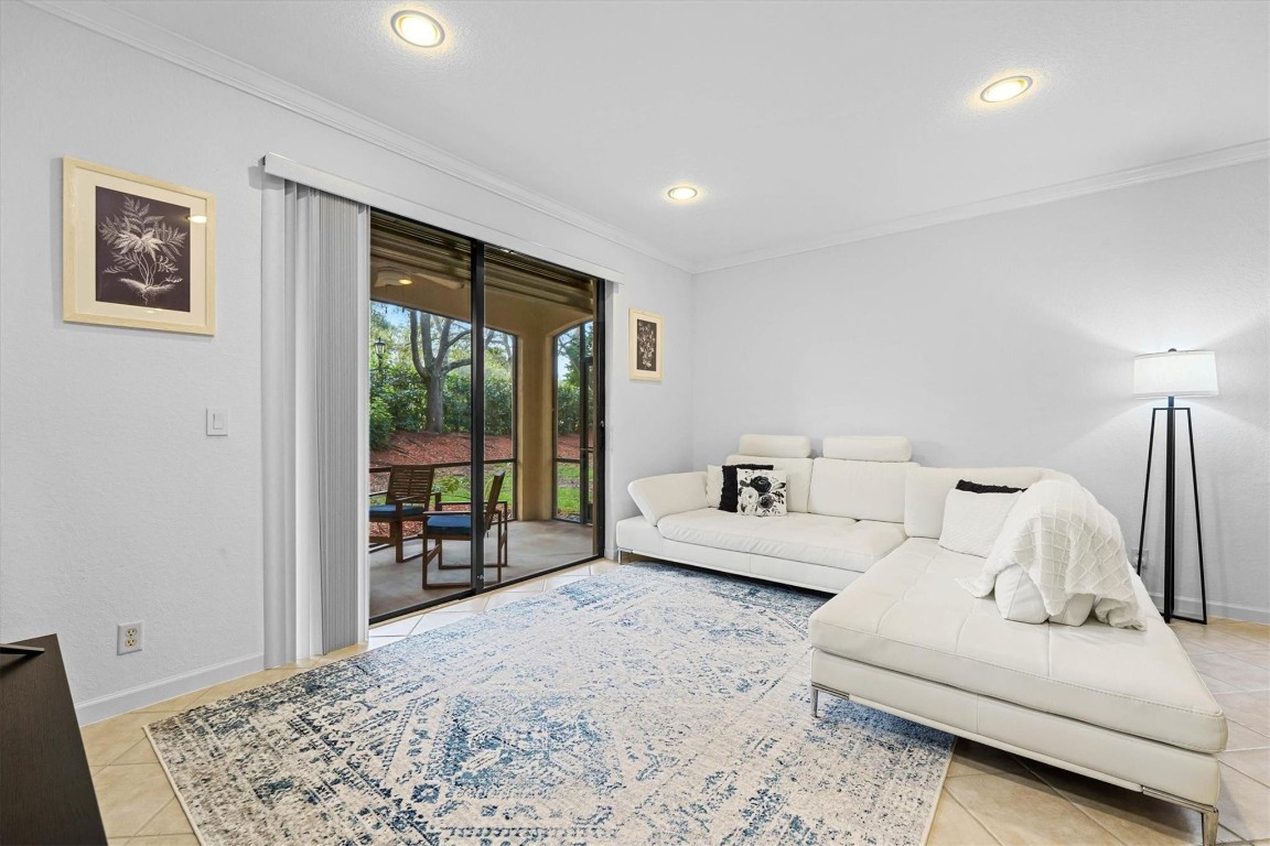 4010 Peppertree Dr Unit: 4010