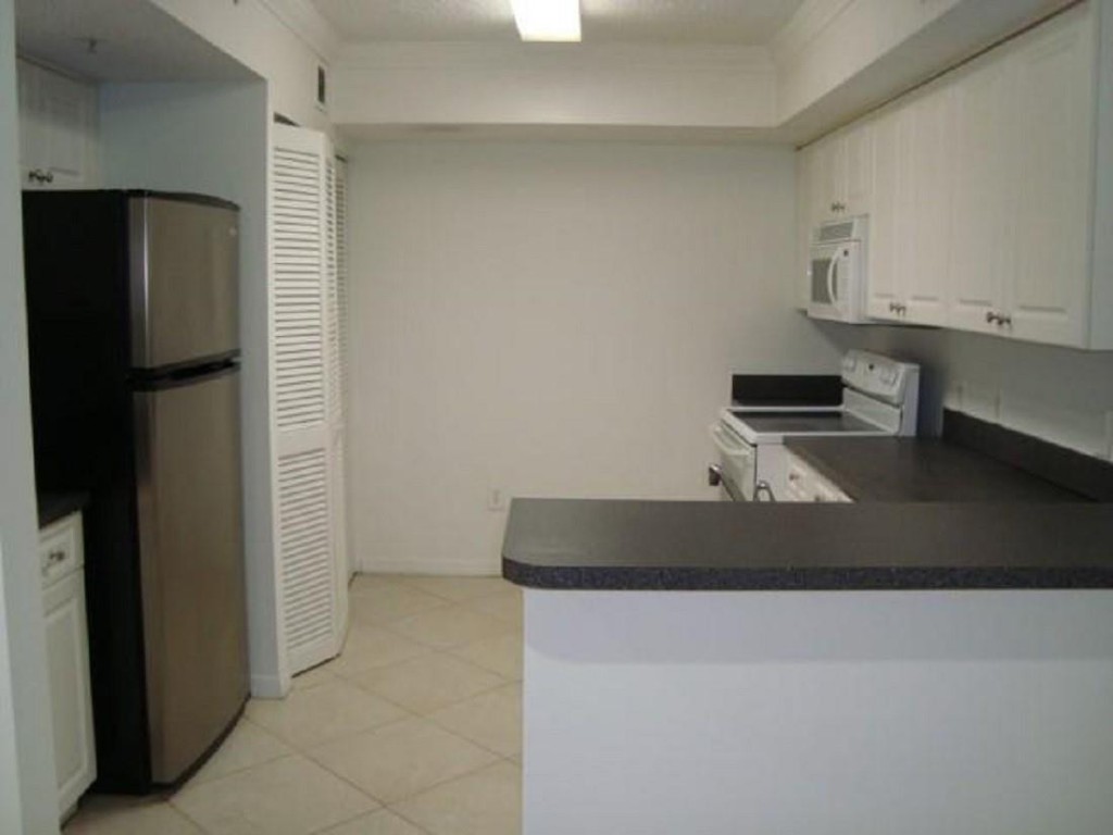 9615 NW 1 COURT Unit: 10-103