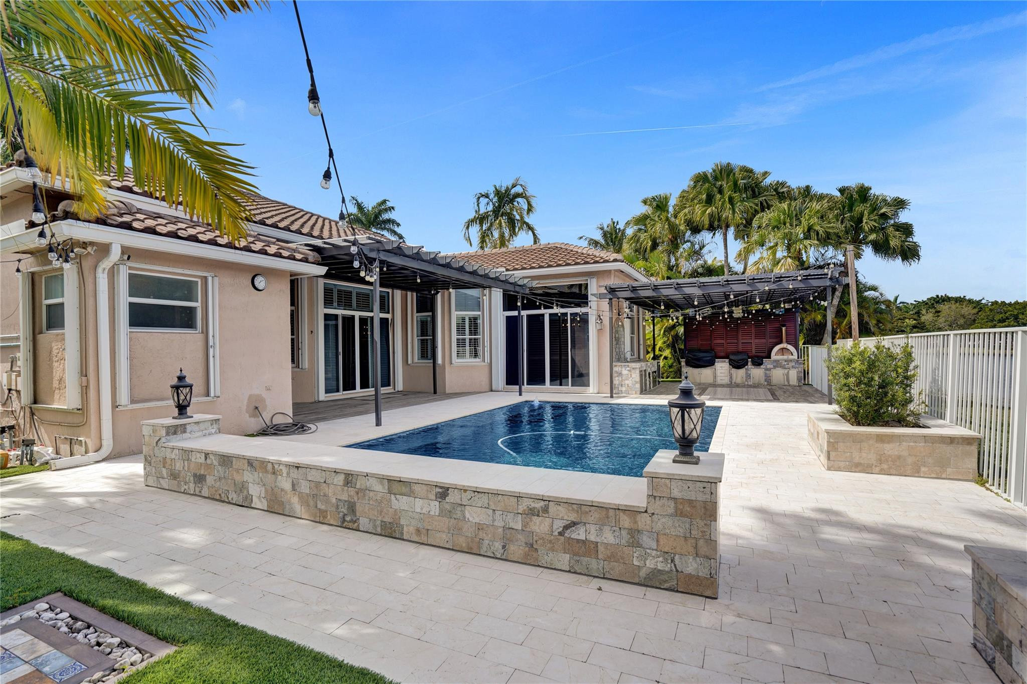 2414 Deer Creek Rd