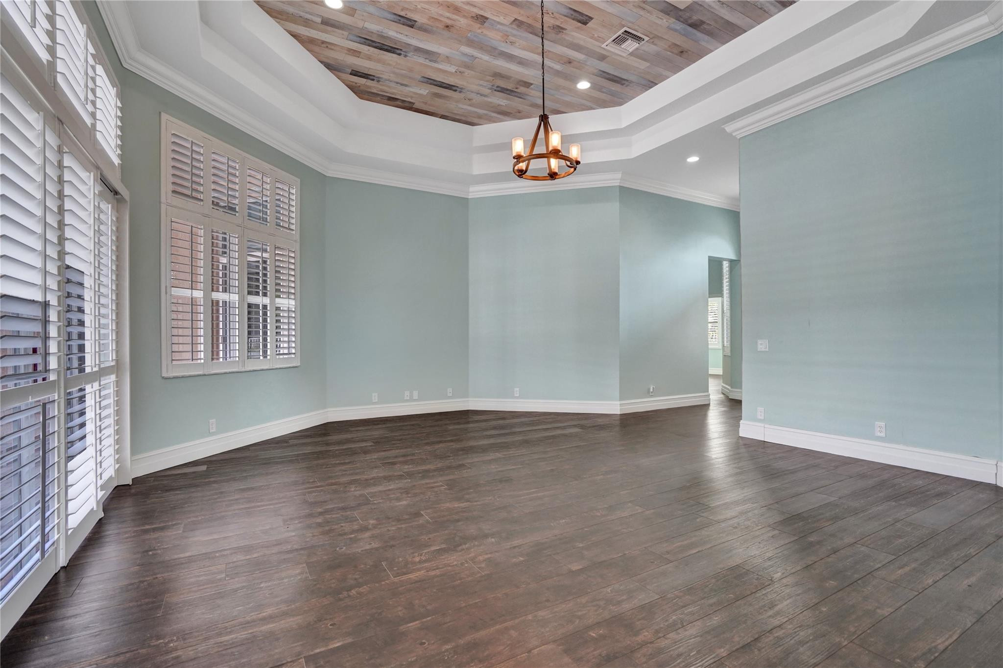 2414 Deer Creek Rd