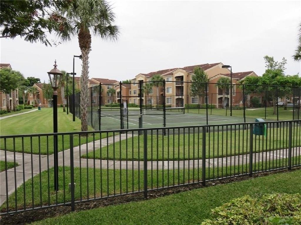 7970 N Nob Hill Rd 208