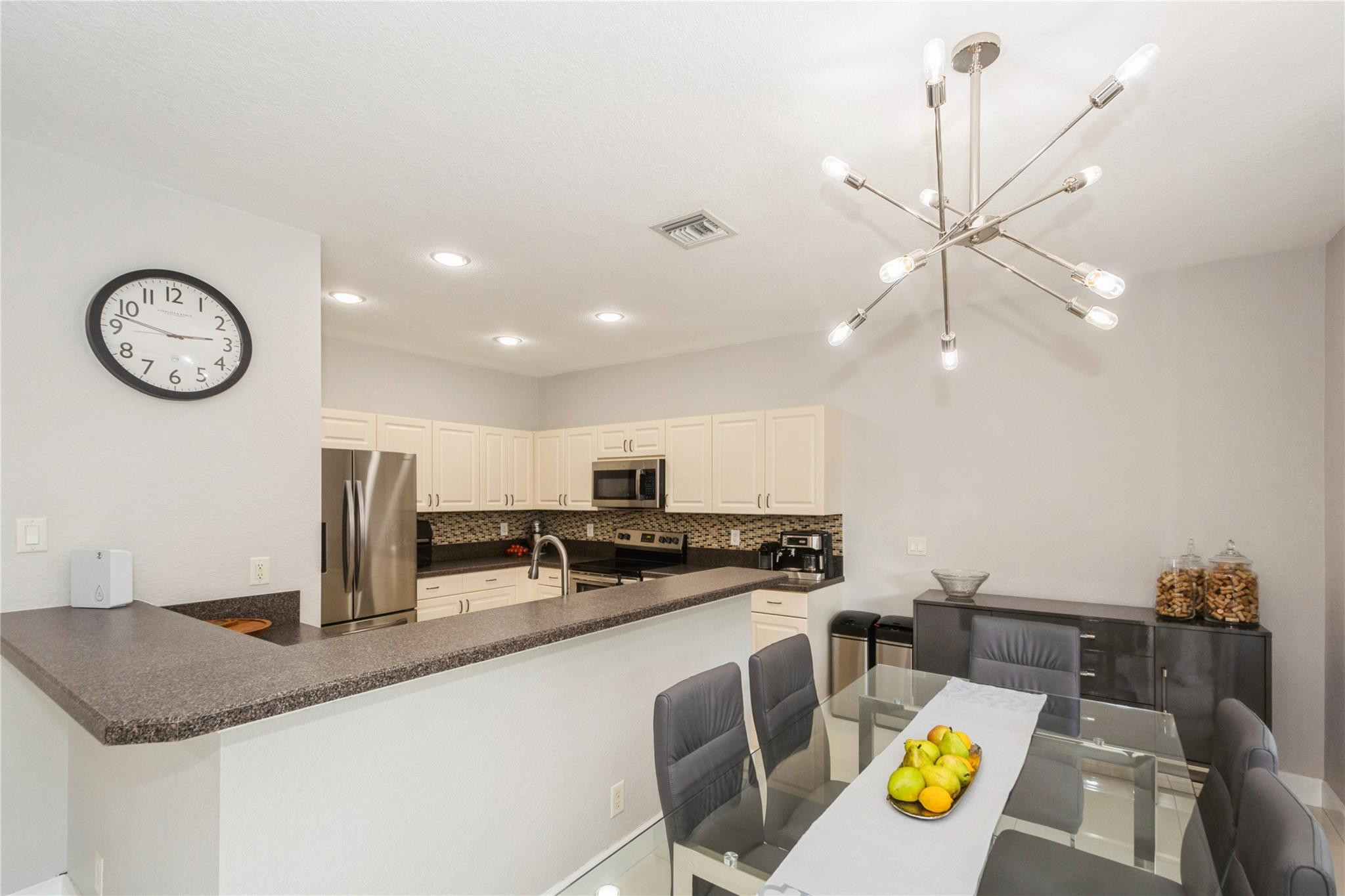 1563 Winterberry Ln