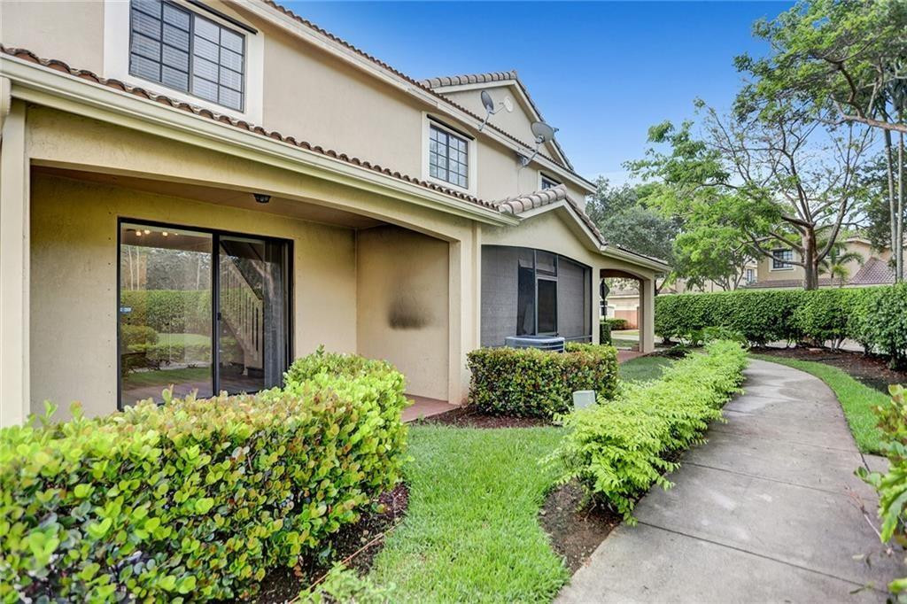 4141 Briar Ln