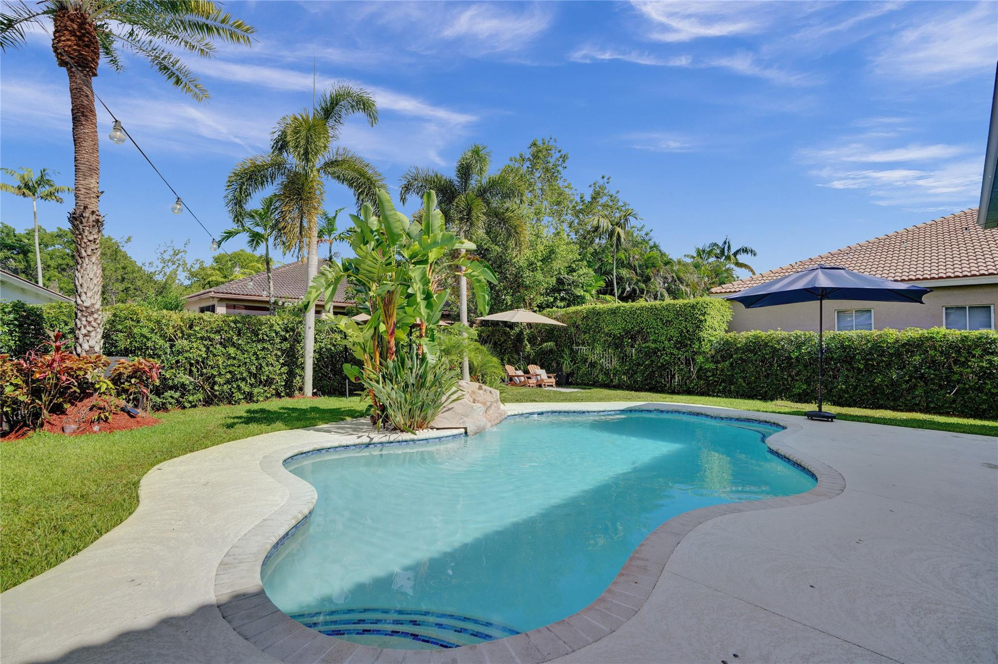 760 Nandina Dr