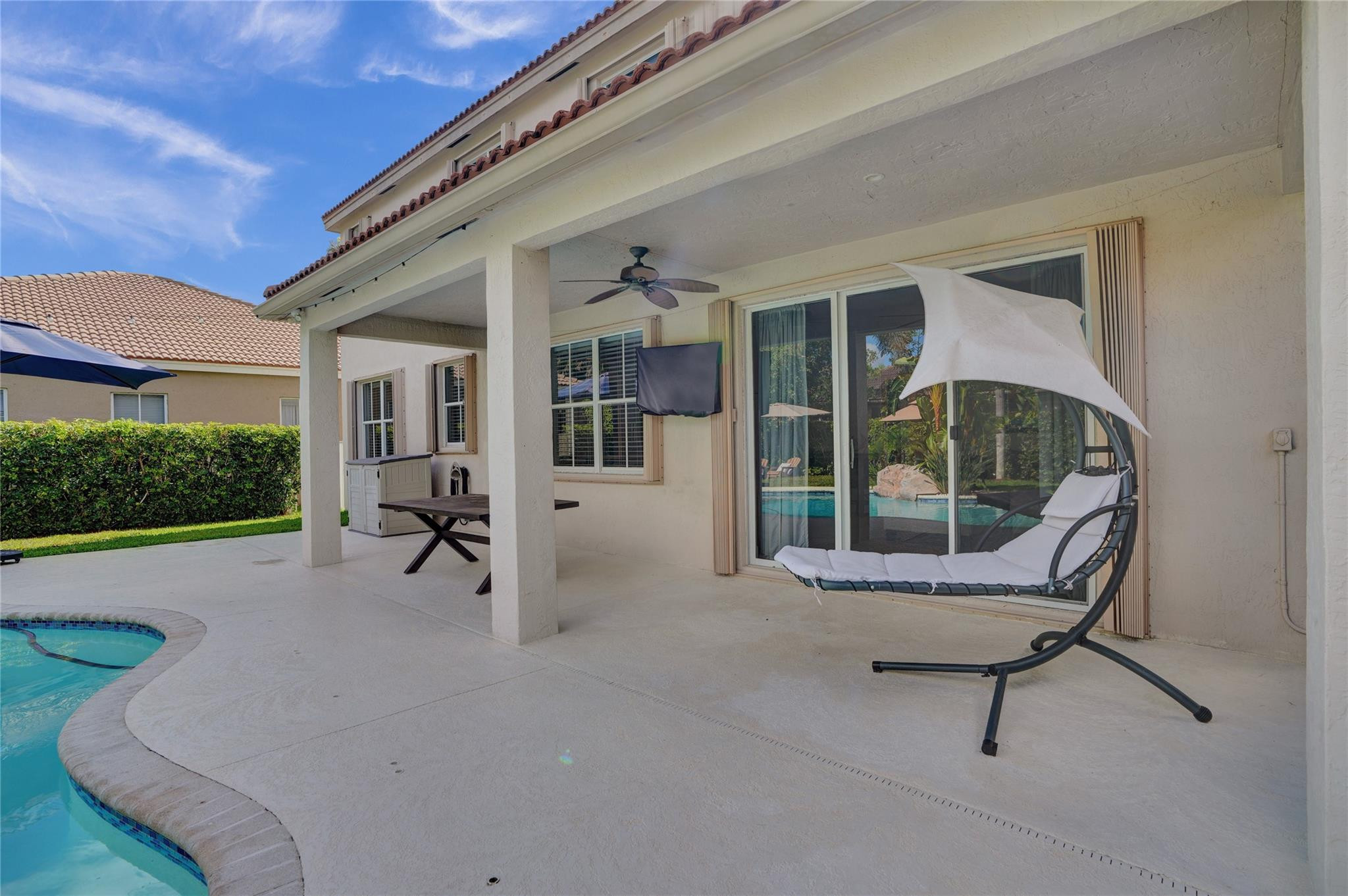 760 Nandina Dr