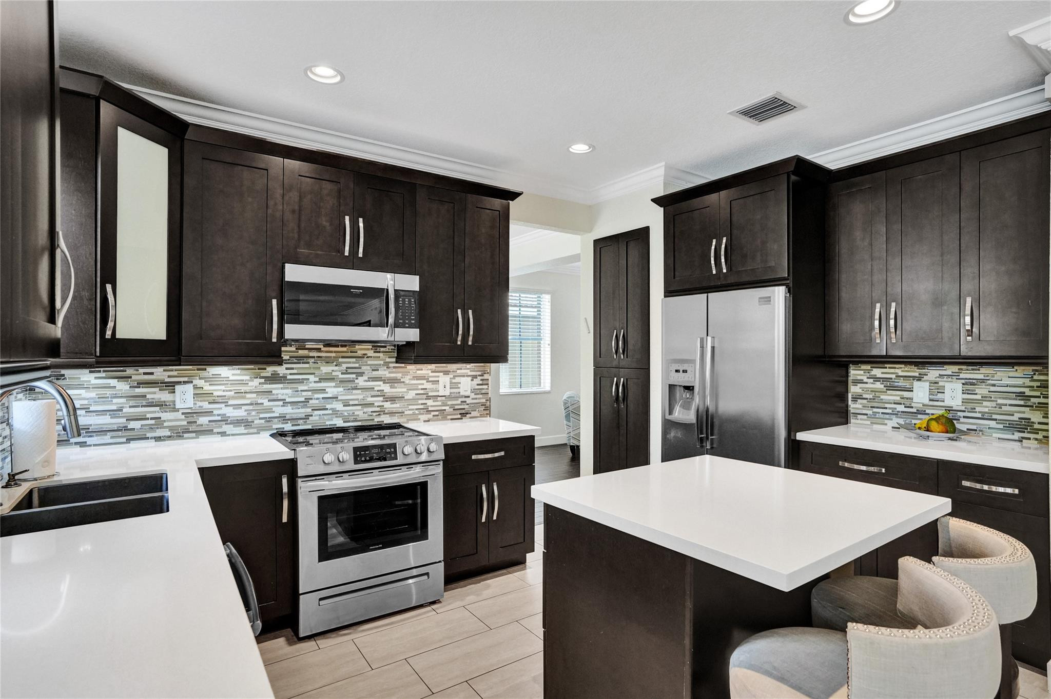 760 Nandina Dr