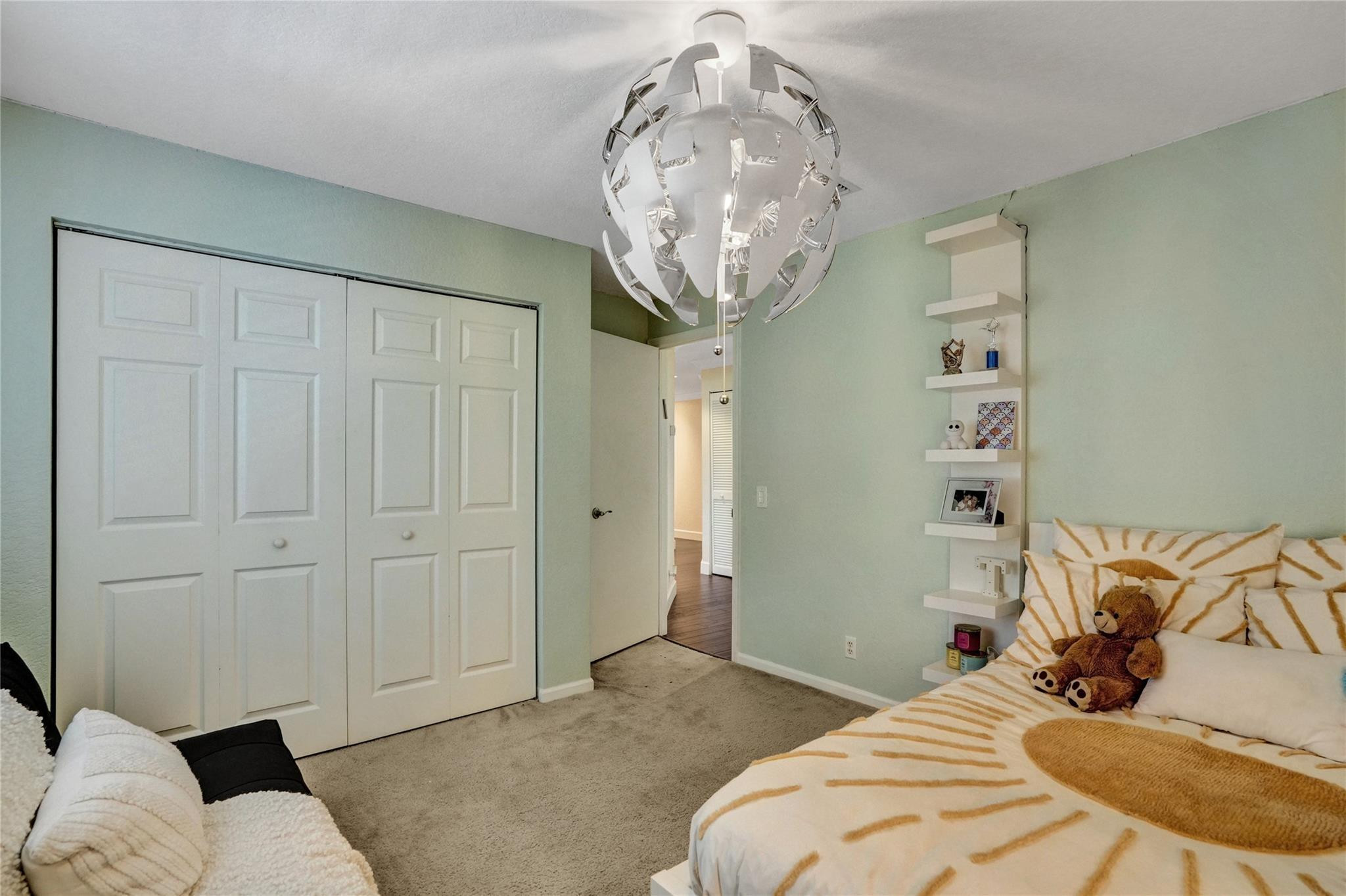 760 Nandina Dr