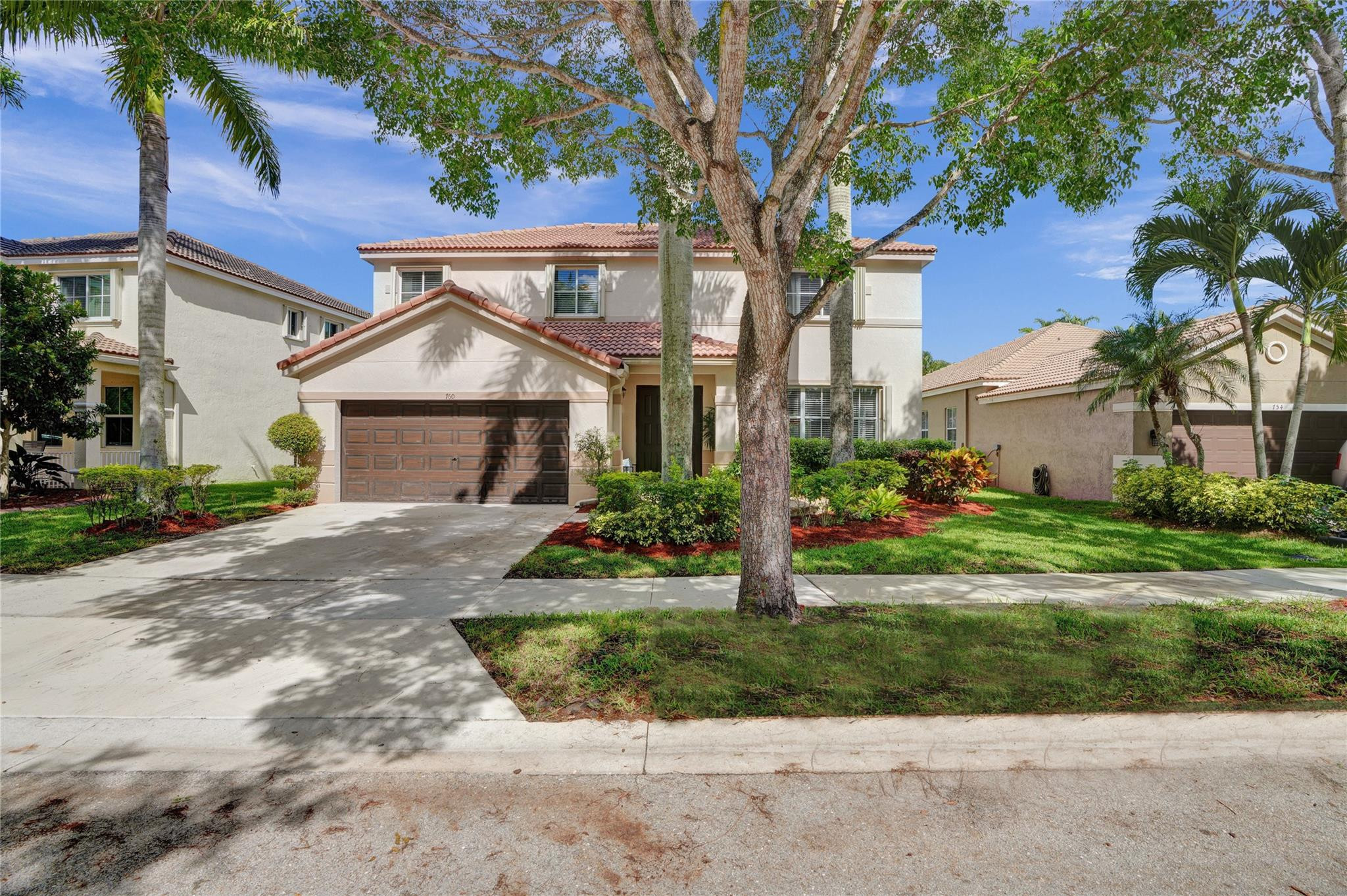 760 Nandina Dr
