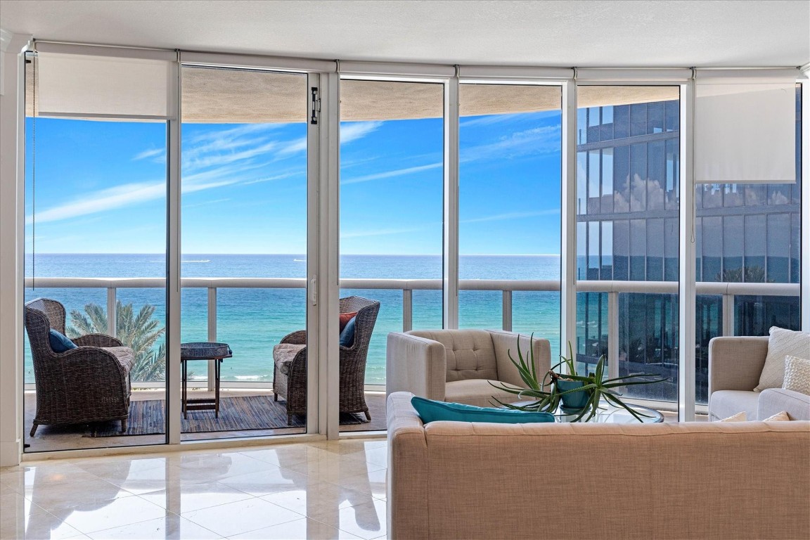 17201 Collins Ave 805