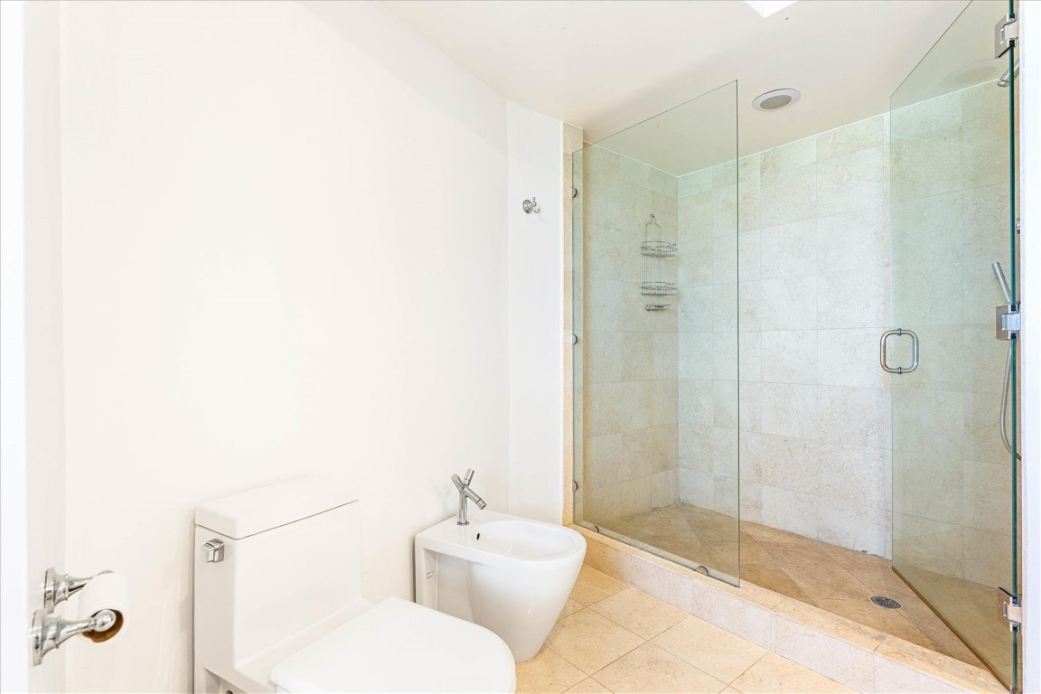 17201 Collins Ave 805