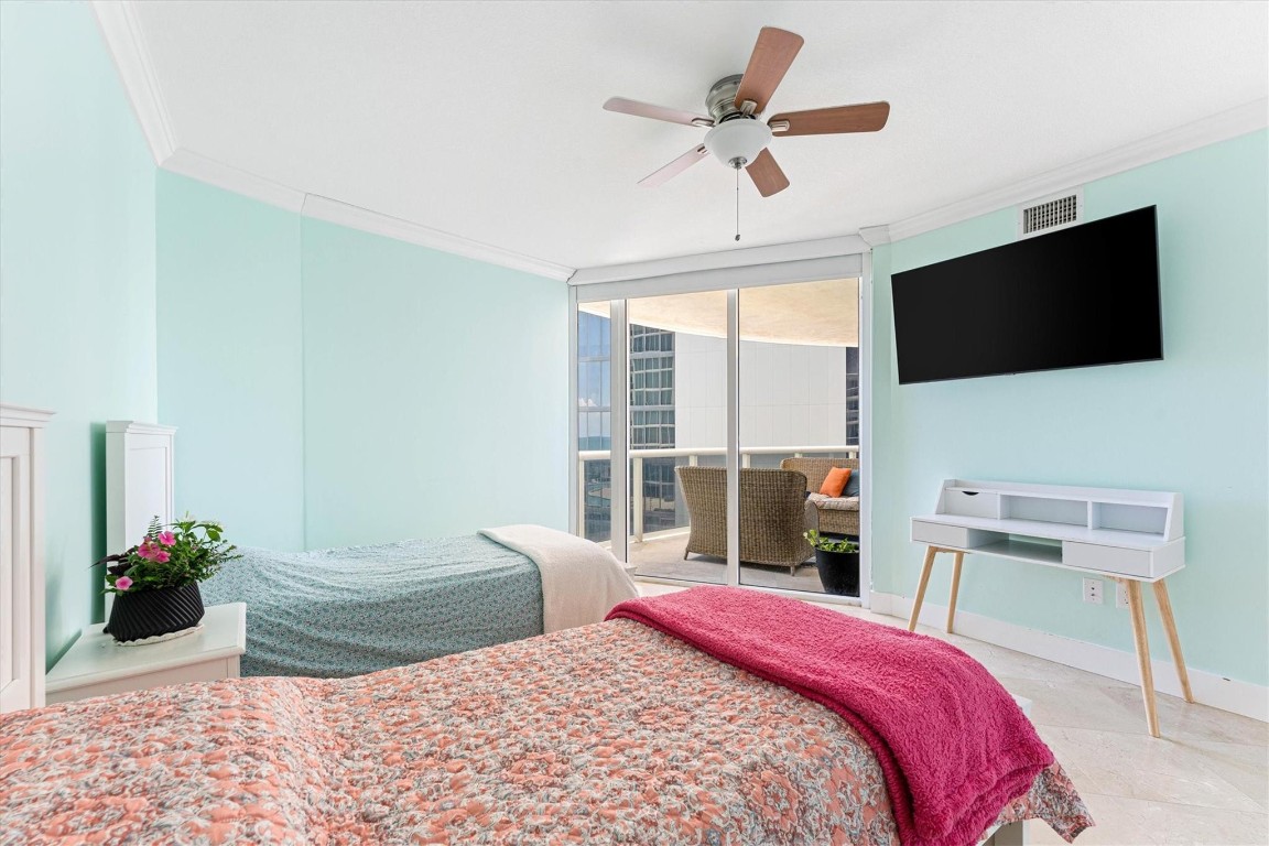 17201 Collins Ave 805