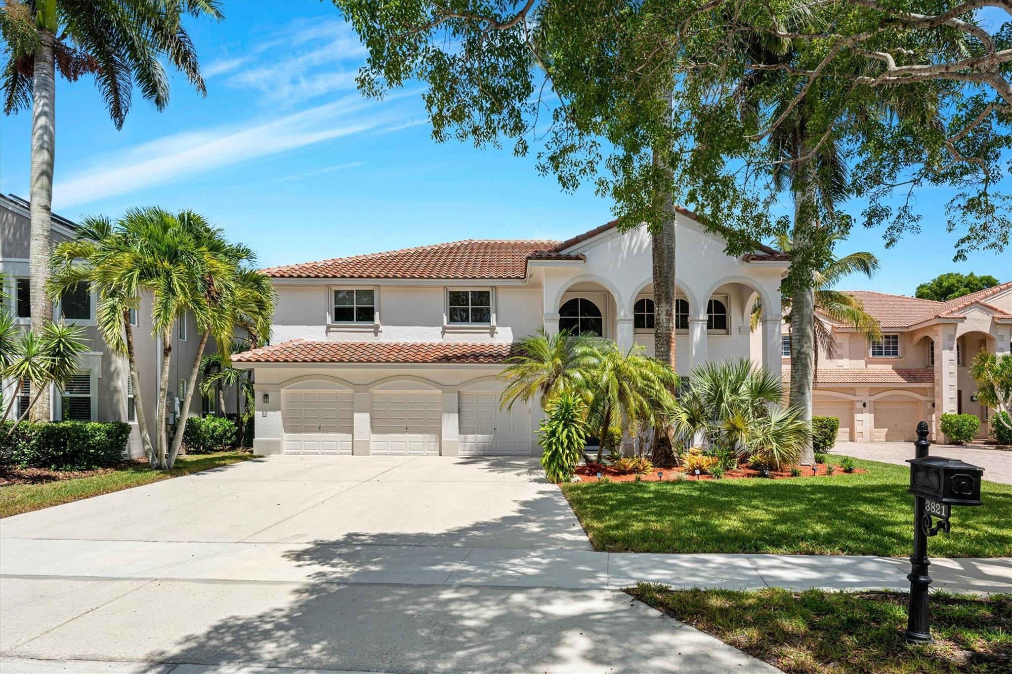 3821 HERON RIDGE LN