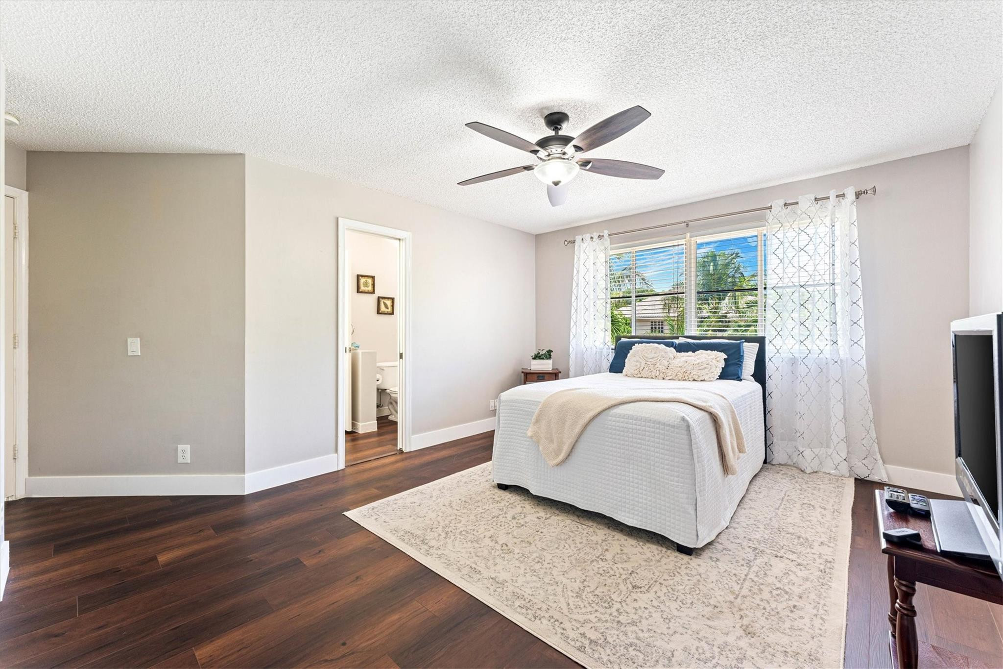 3821 HERON RIDGE LN