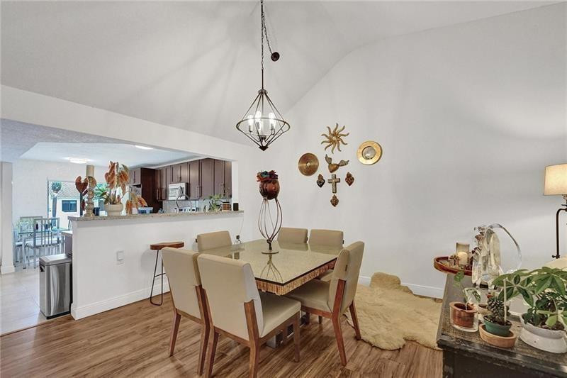 7533 Glendevon Ln 907