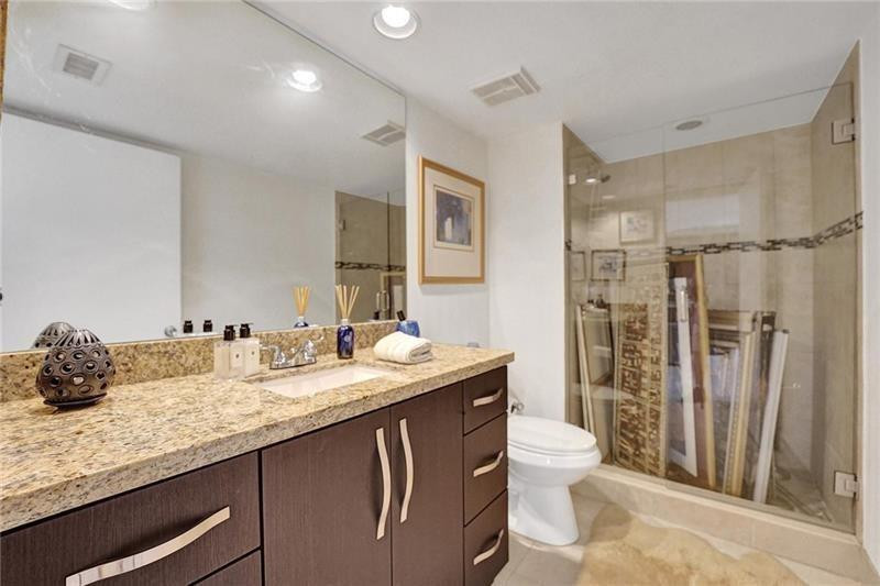 7533 Glendevon Ln 907