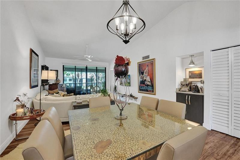 7533 Glendevon Ln 907