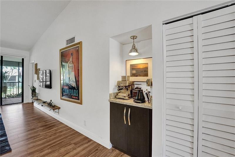 7533 Glendevon Ln 907