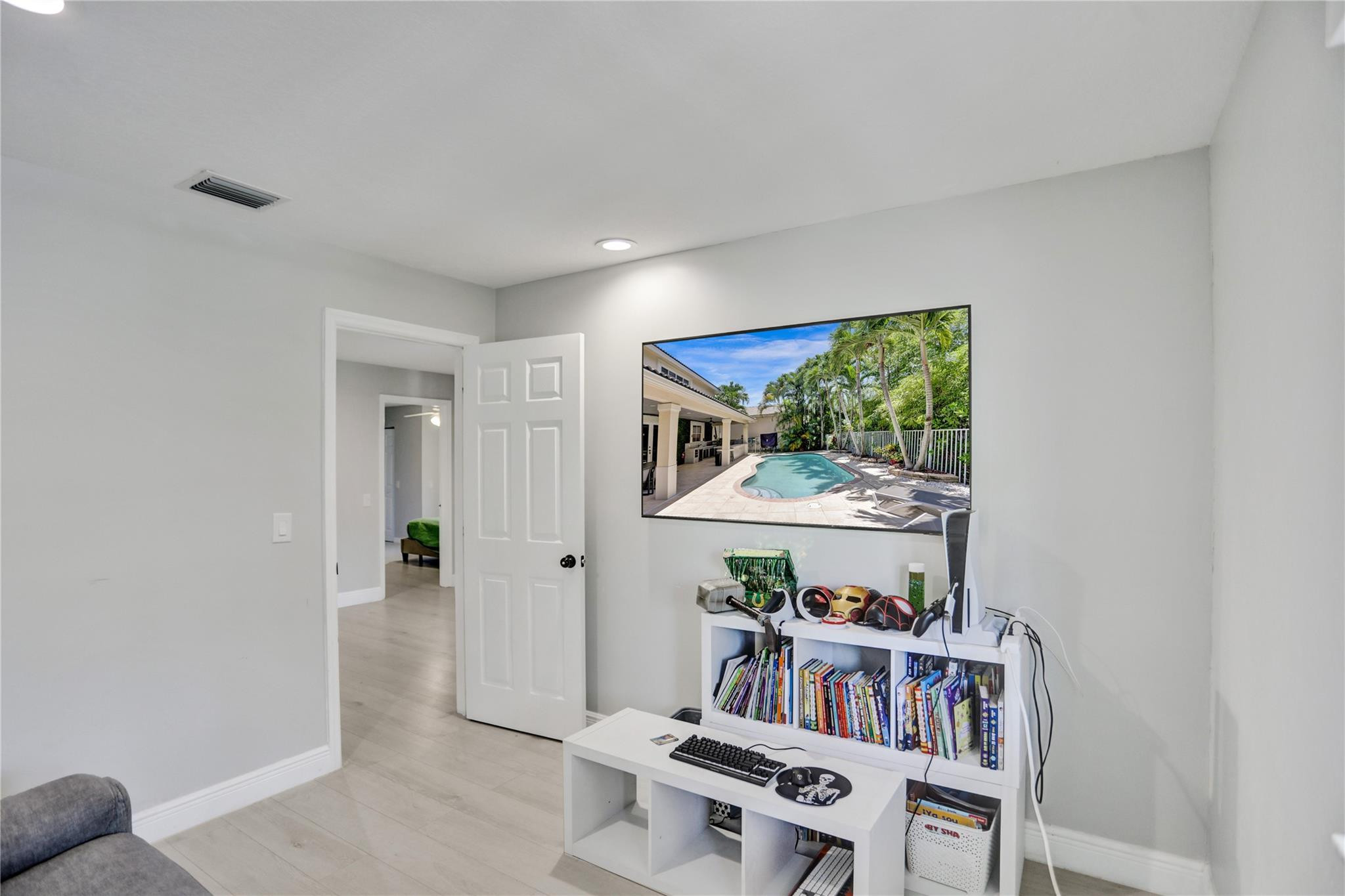 1159 Skylark Dr