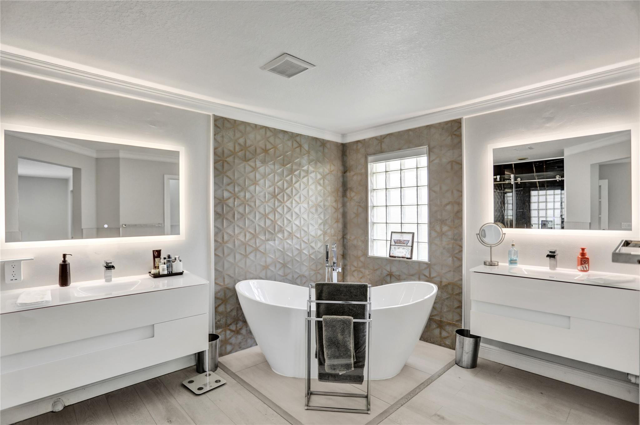 1159 Skylark Dr