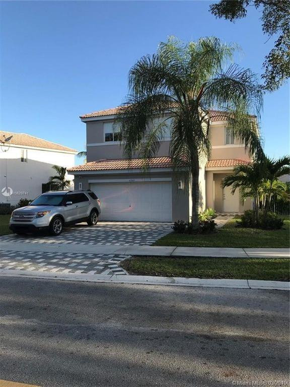 4360 Dogwood Cir