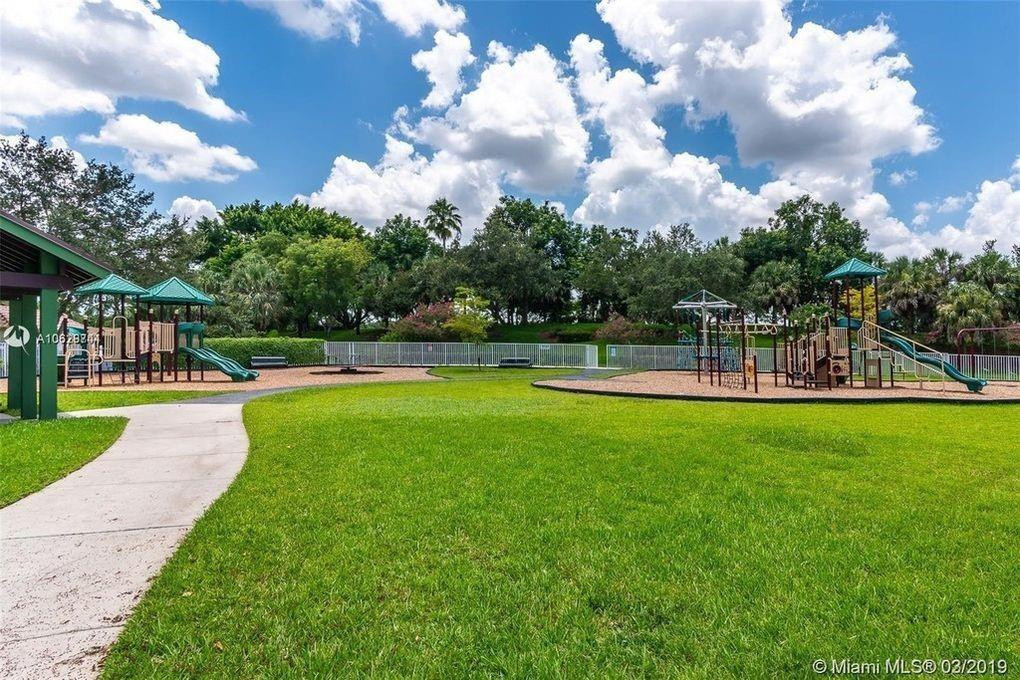 4360 Dogwood Cir