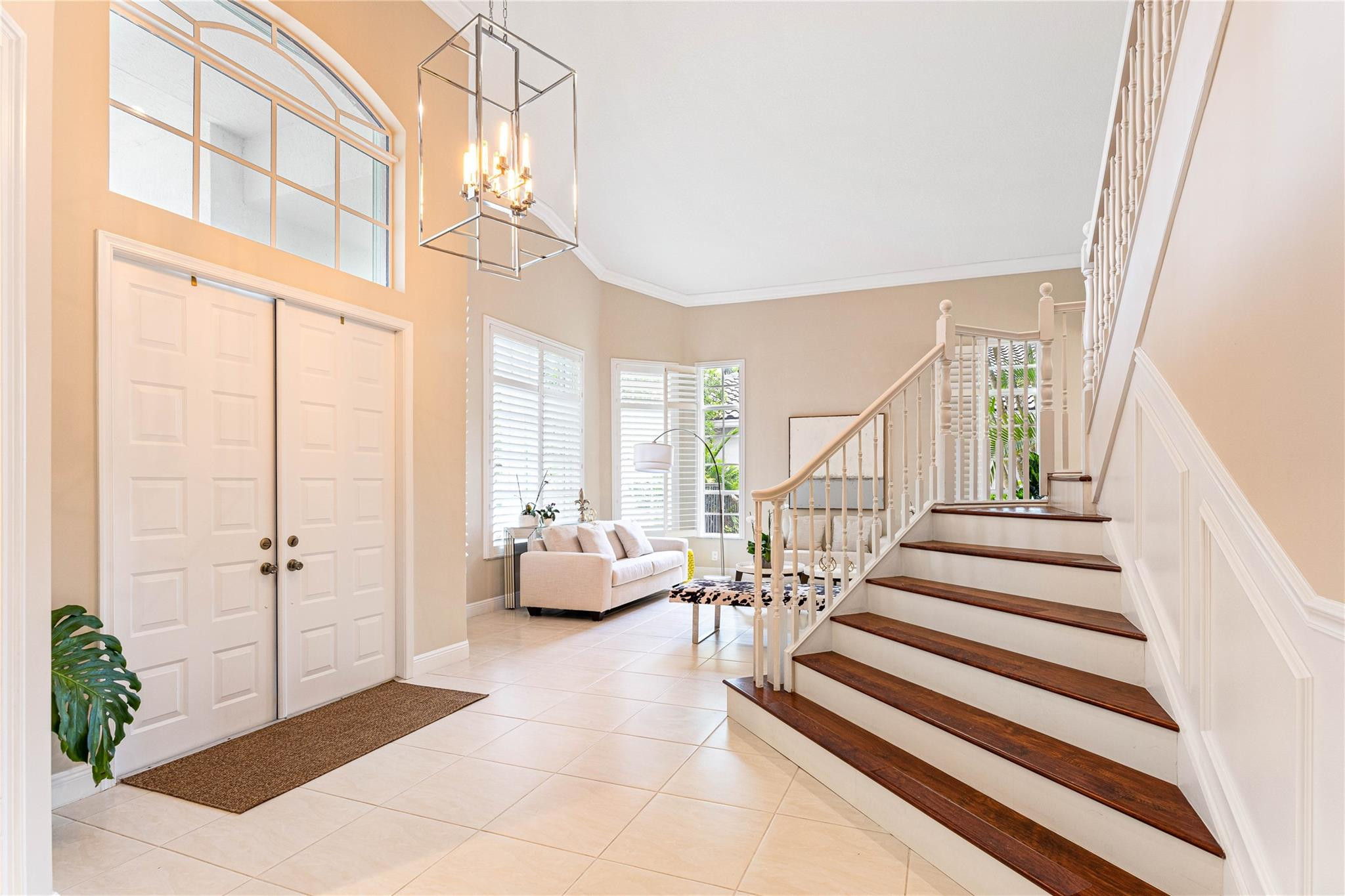 2527 Montclaire Cir