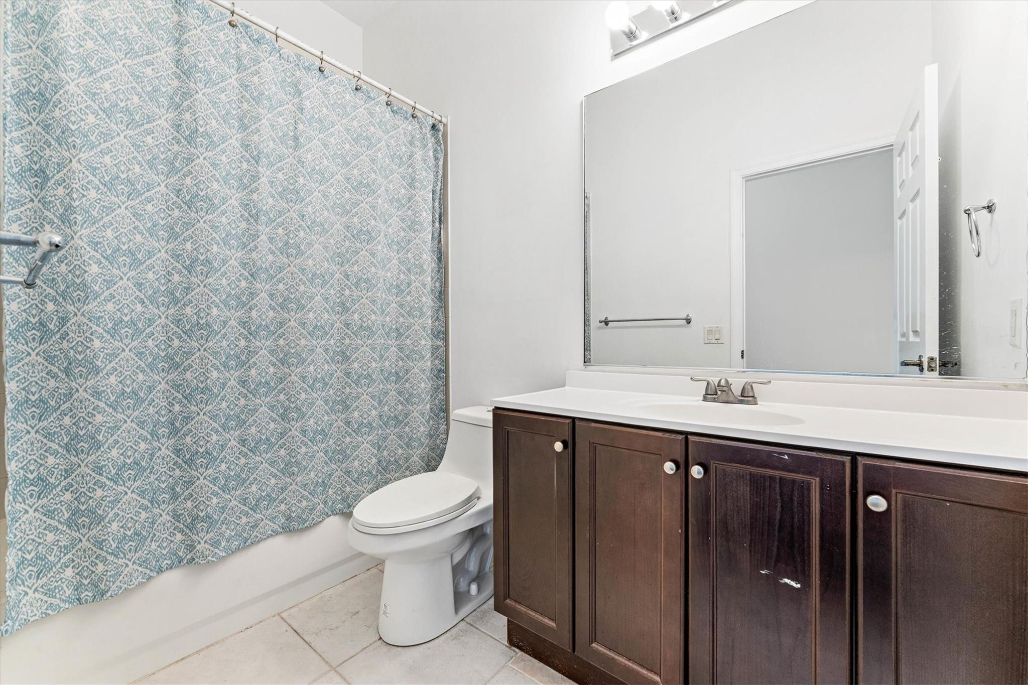 1642 Victoria Pointe Cir