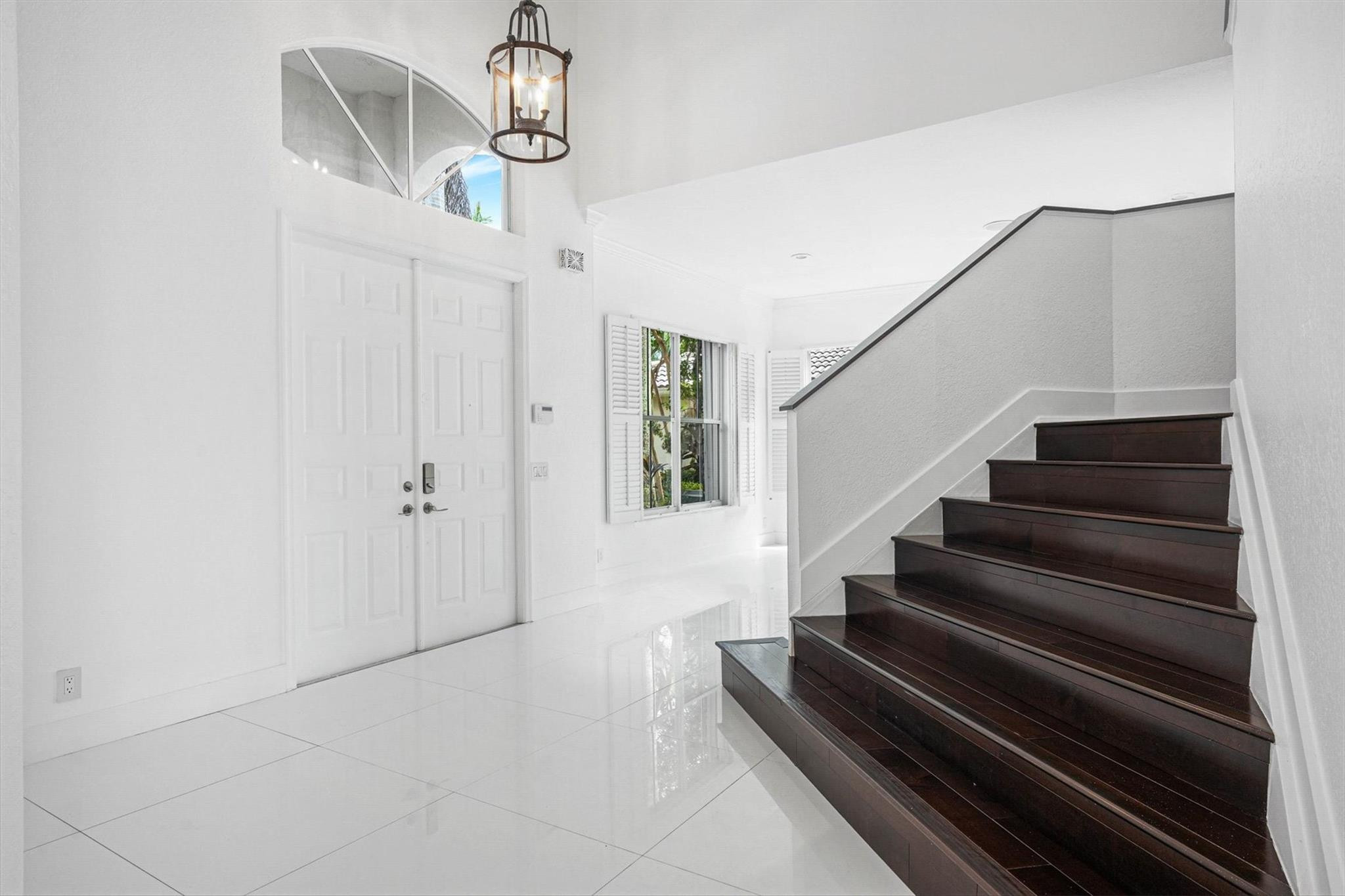 1642 Victoria Pointe Cir