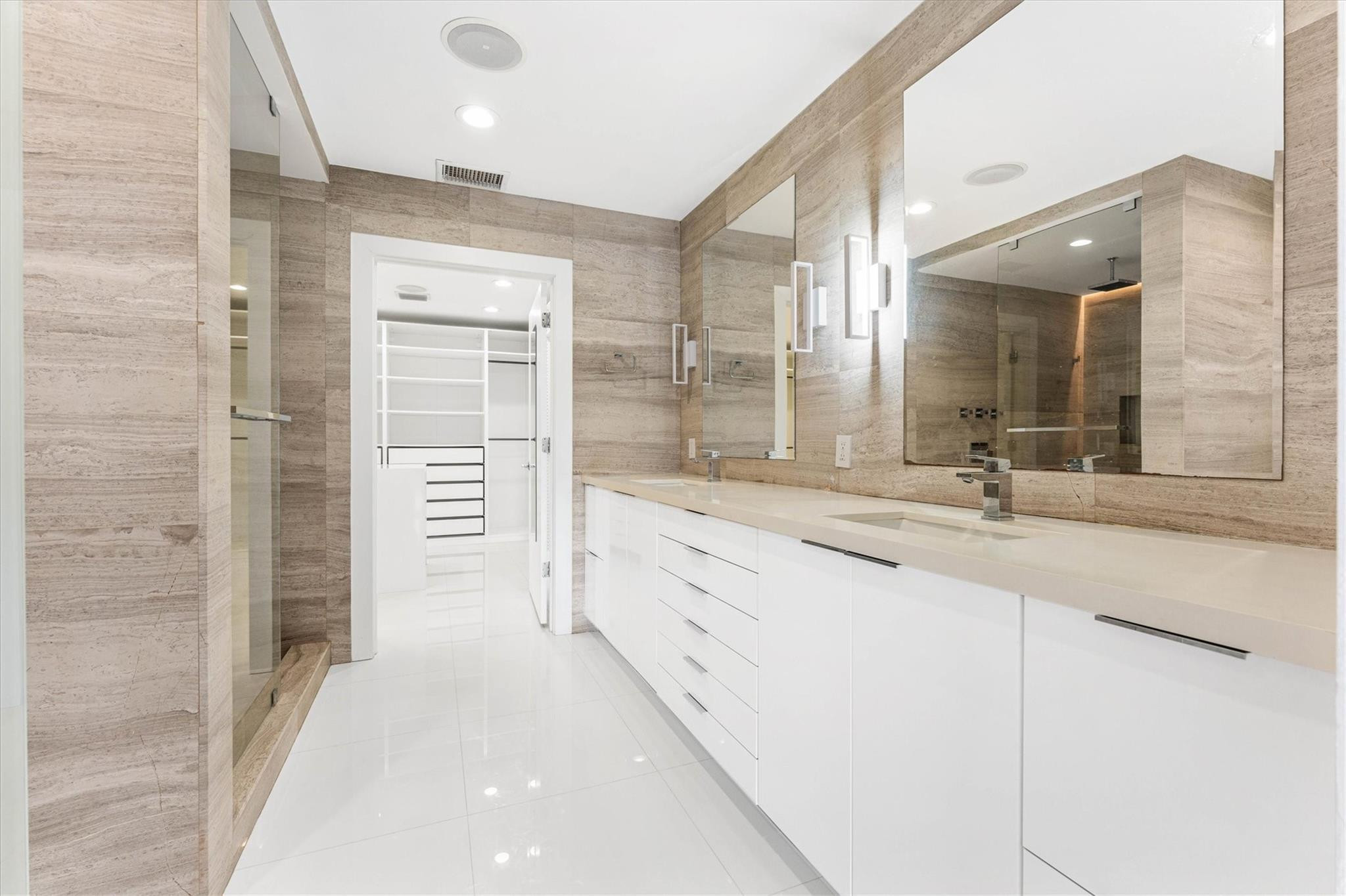 1642 Victoria Pointe Cir