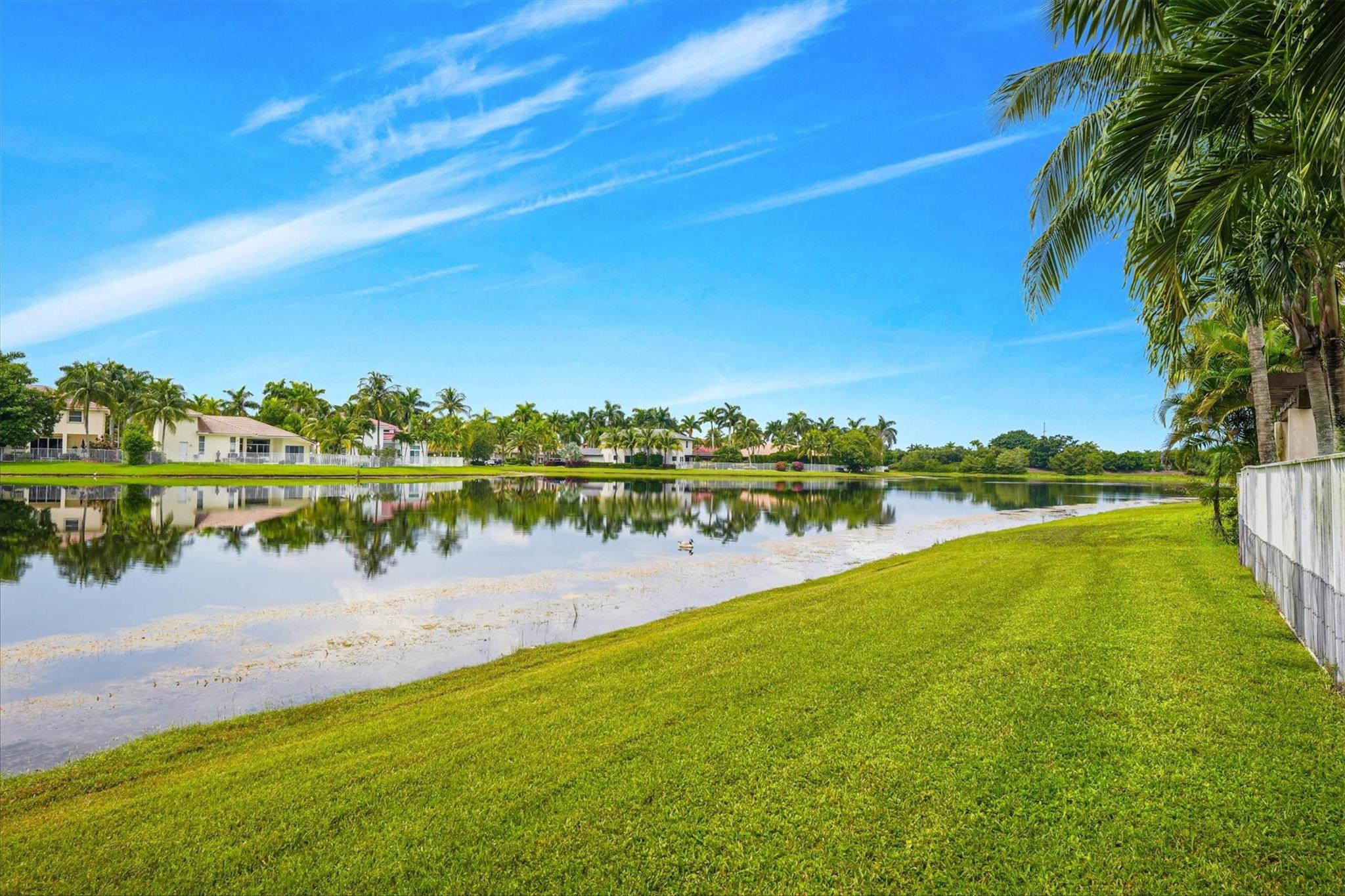 1642 Victoria Pointe Cir