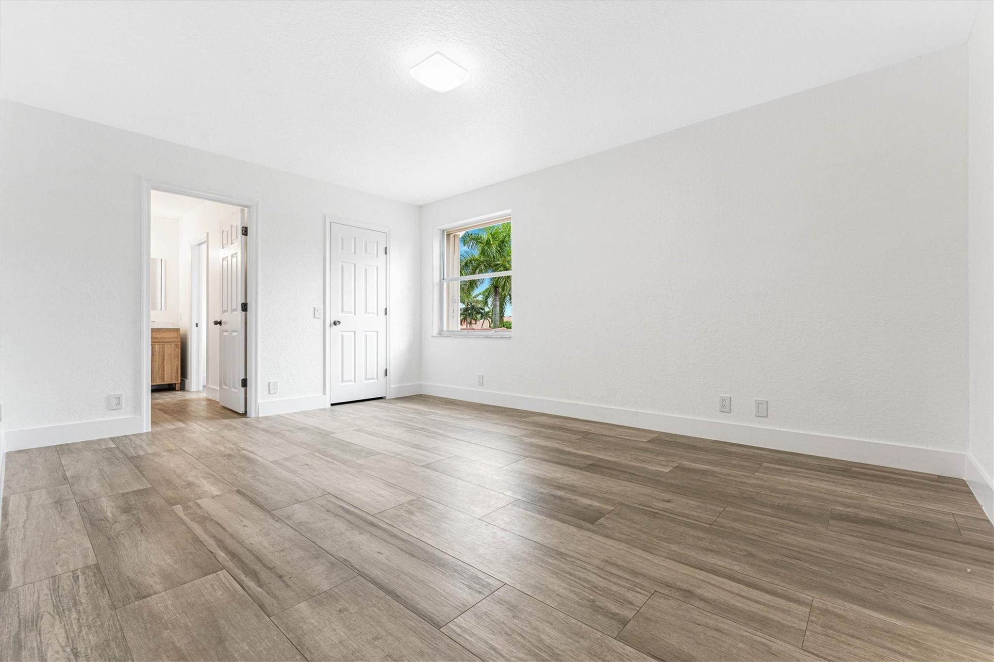 1642 Victoria Pointe Cir