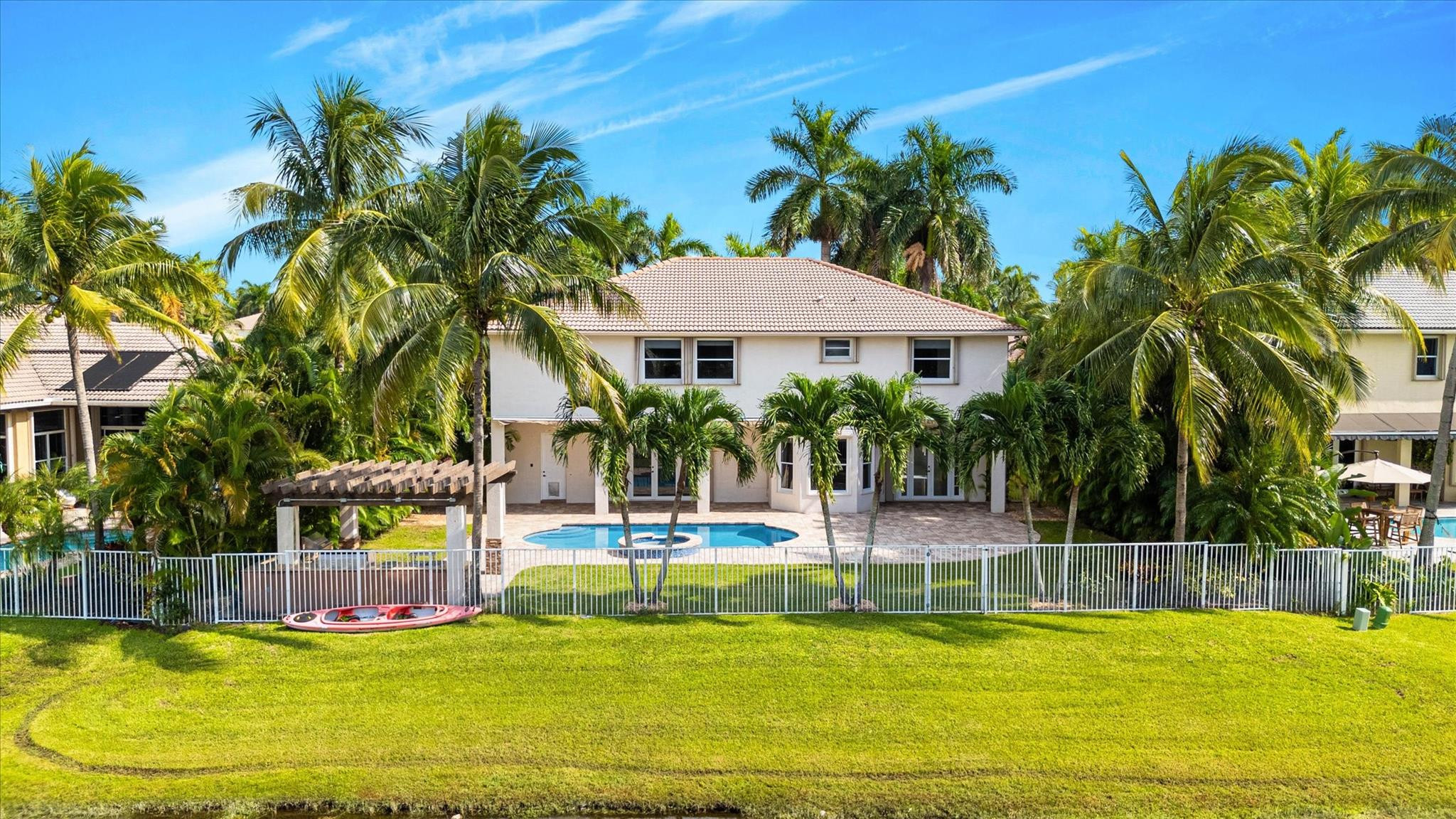 1642 Victoria Pointe Cir