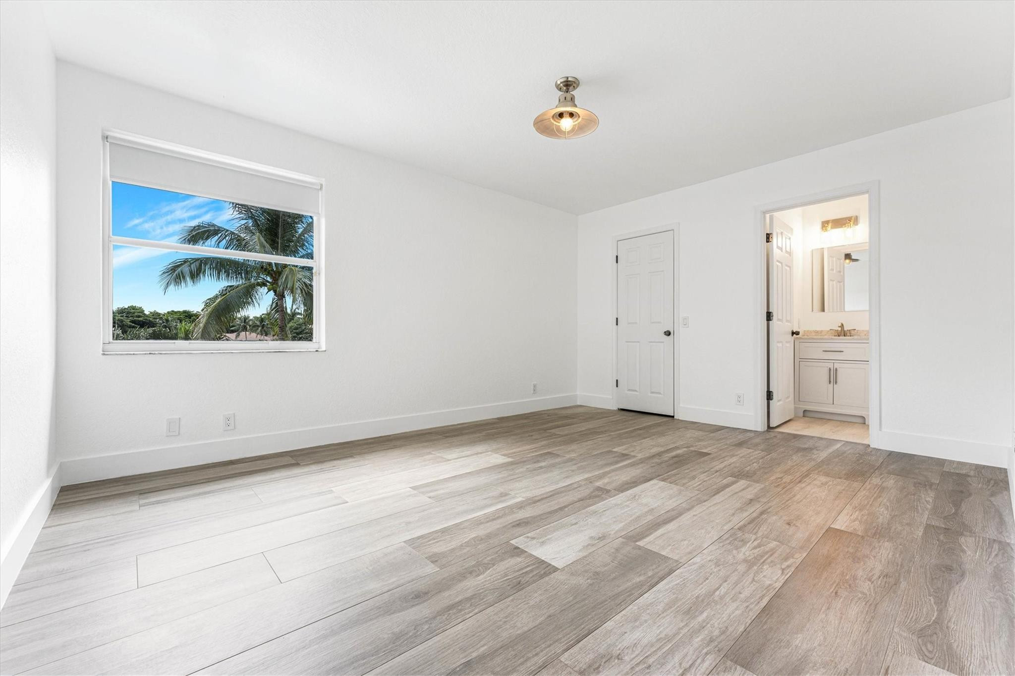 1642 Victoria Pointe Cir