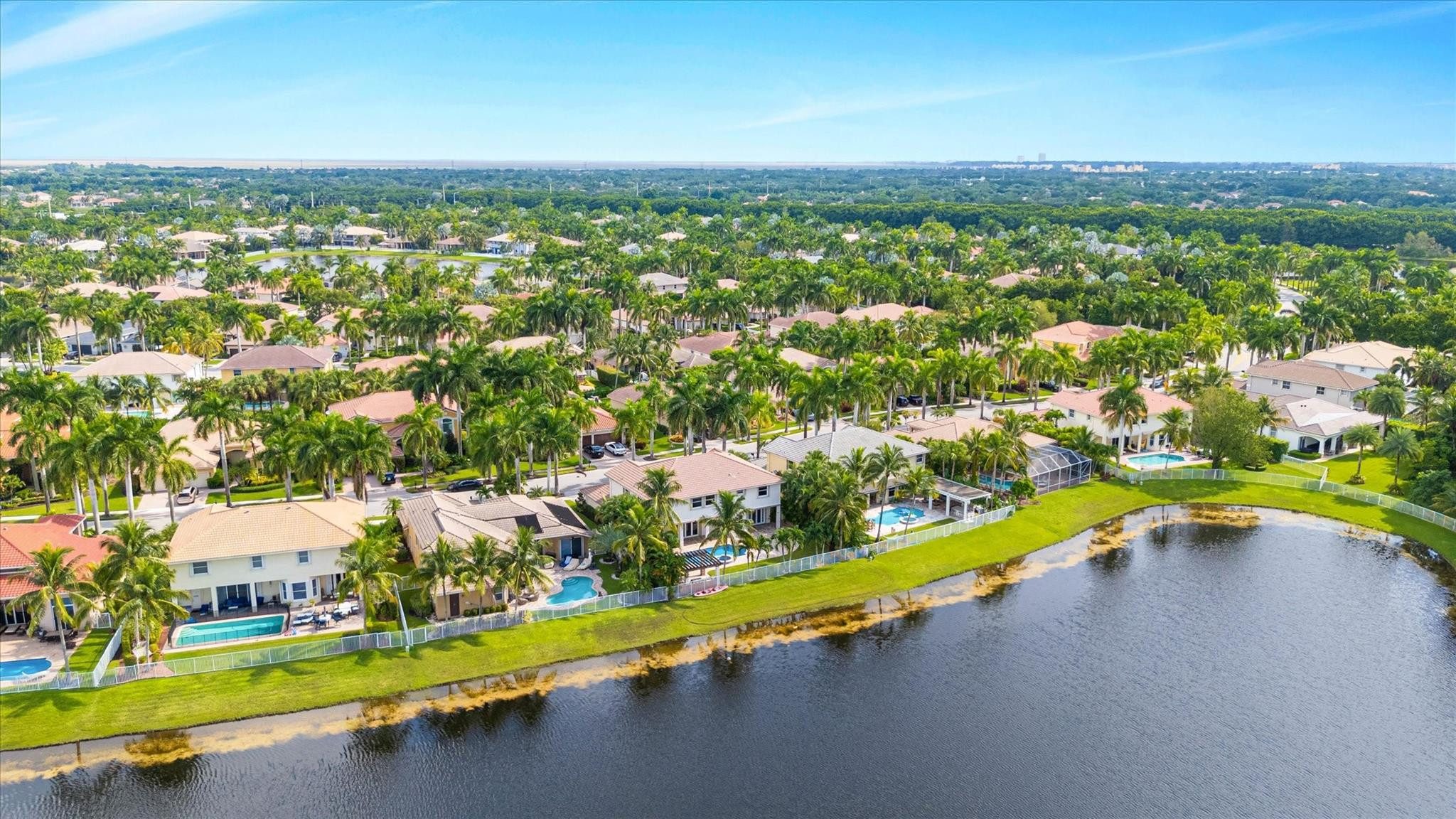 1642 Victoria Pointe Cir