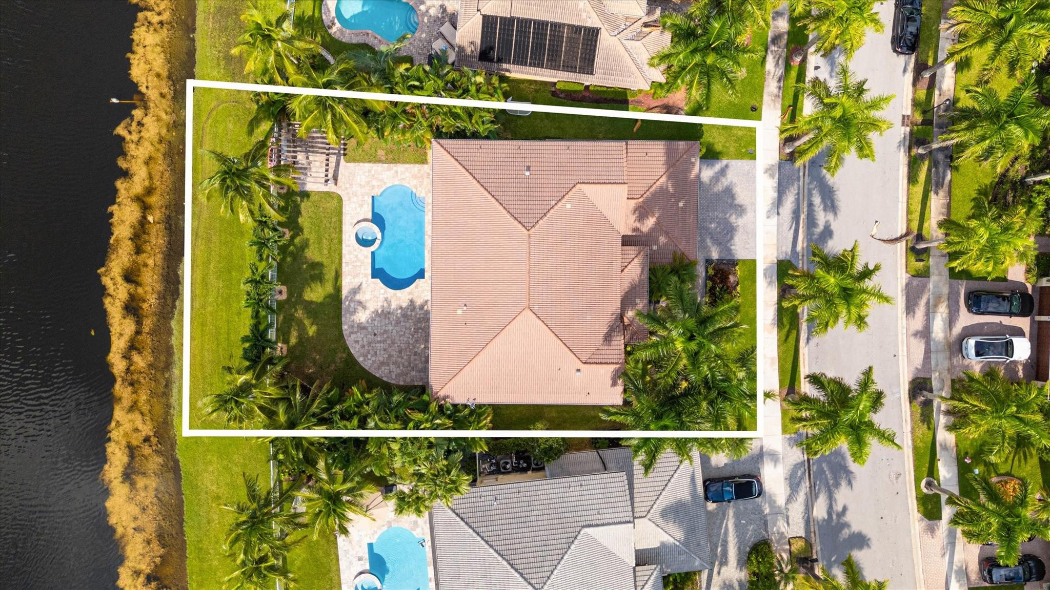 1642 Victoria Pointe Cir