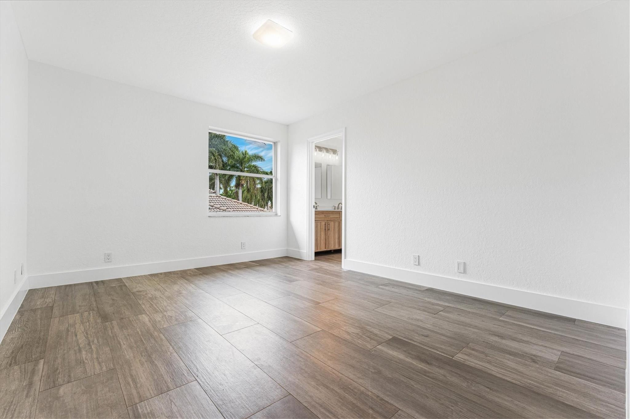 1642 Victoria Pointe Cir