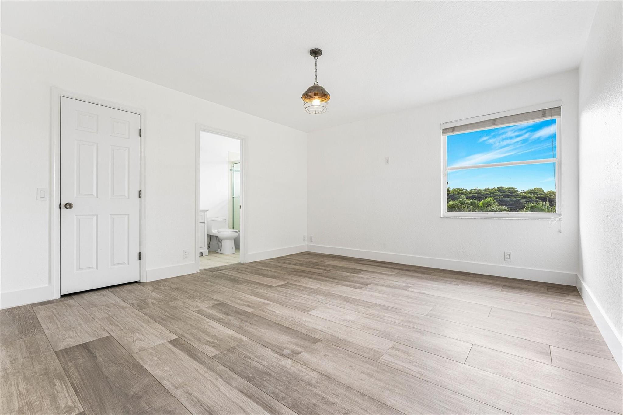 1642 Victoria Pointe Cir