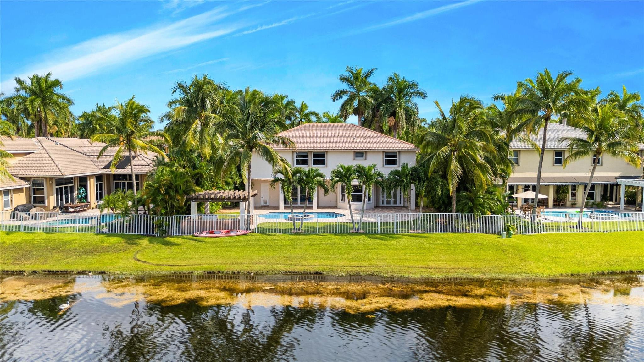 1642 Victoria Pointe Cir