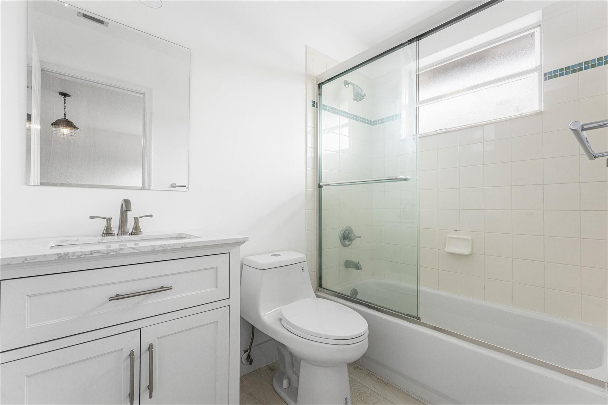 1642 Victoria Pointe Cir
