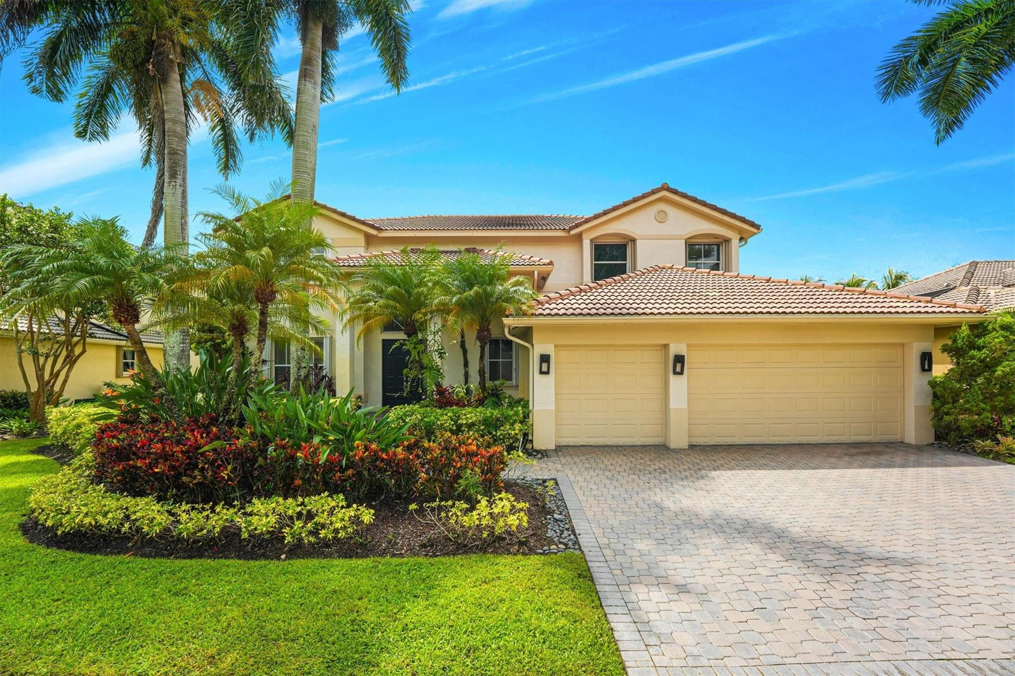 1642 Victoria Pointe Cir